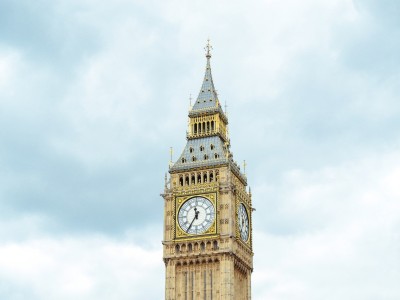 英国工作签证正式拉开积分制移民的大幕!影响几何?