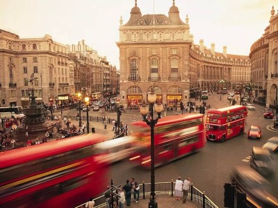 走进英伦看世界,带你领略英国公学的独特风采!