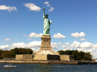 英国最新投资多米尼克项目“加勒比橱房”以及美国:多米尼克公民续签不需要面试!